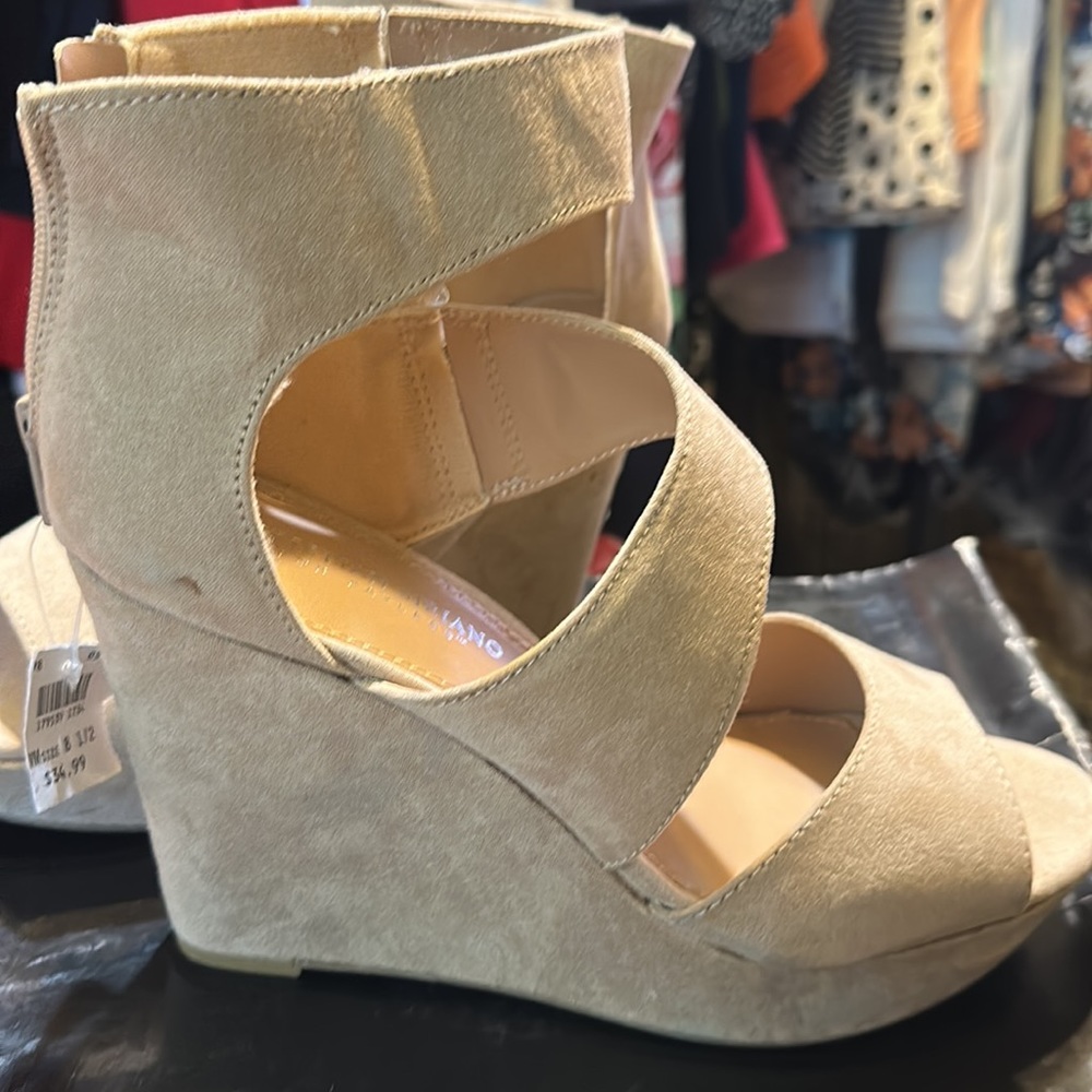 Shoes - Picture 2 of 3